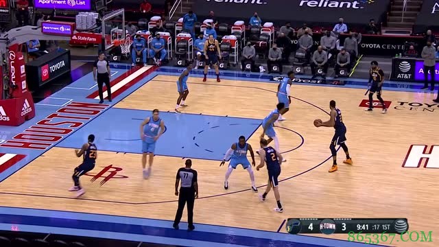 ?戈贝尔19+18 沃尔21+6 首尾之战爵士大胜火箭