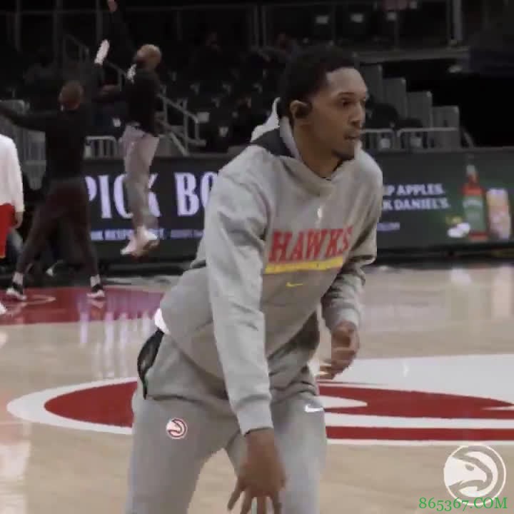 ?博格达32分 字母哥31+14 老鹰逆转战胜雄鹿