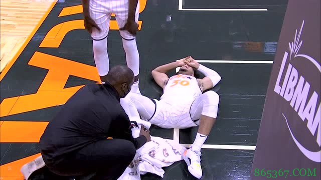 ?布罗格登24+8+9 J-霍勒迪20+7 培根20分 步行者轻取魔术