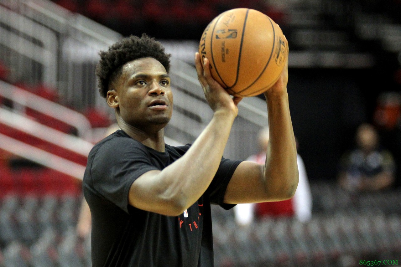 豪斯：如果喝了酒就找人送你回家 别开车上路祸害人