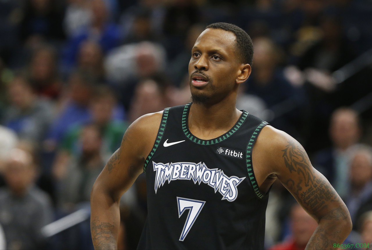 Shams:鹈鹕计划用双向合同签下詹姆斯-纳纳利