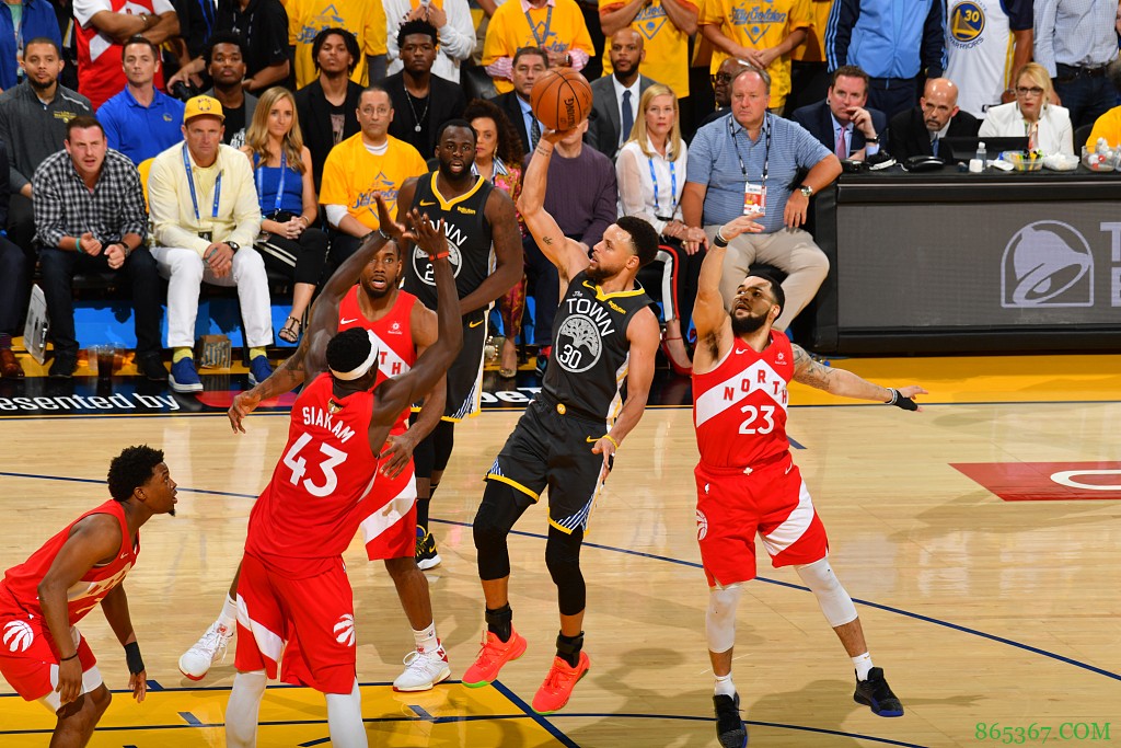 【亲笔】肯扬-马丁如何看待当今的防守：一股脑地无限换防很愚蠢