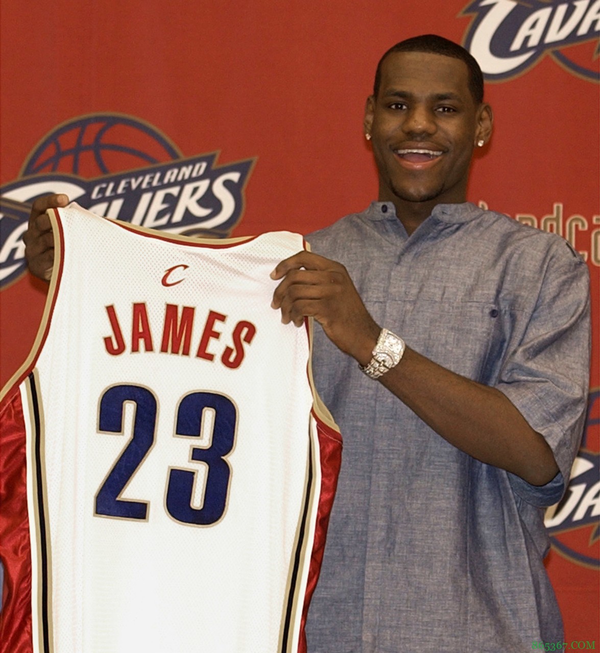 詹姆斯NBA首秀球票存根以4995刀售出 当时只需120刀