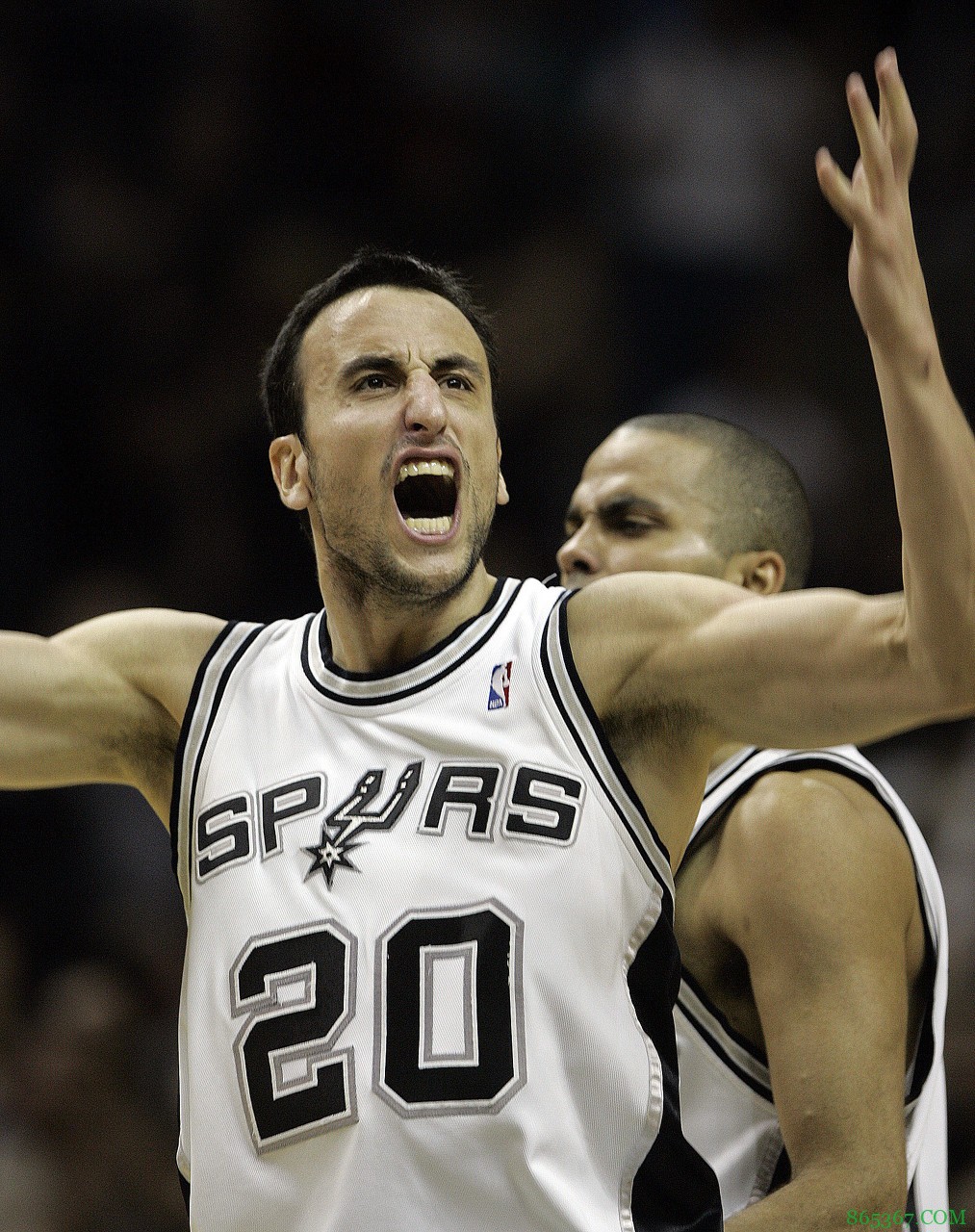 激动到语无伦次!吉诺比利发布乱码点赞德罗赞绝杀