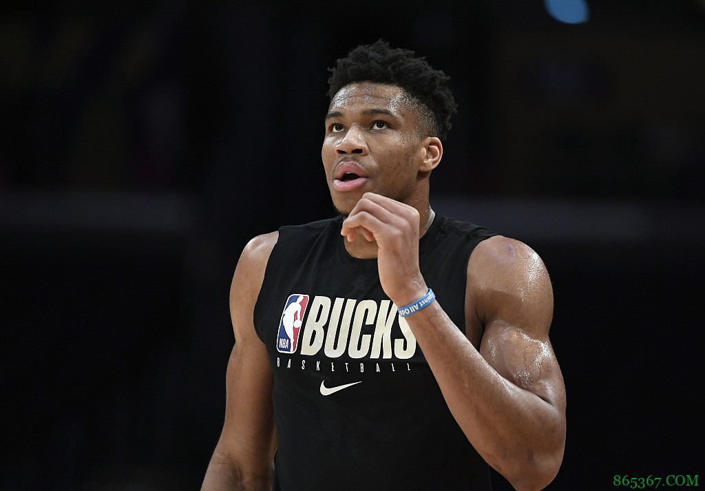 雄鹿本赛季11场比赛至少赢对手25分 过去25年来第三支球队