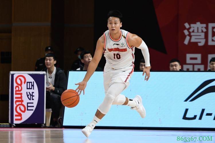 连续爆发！赵睿半场12中8冲出21分2板4助2帽