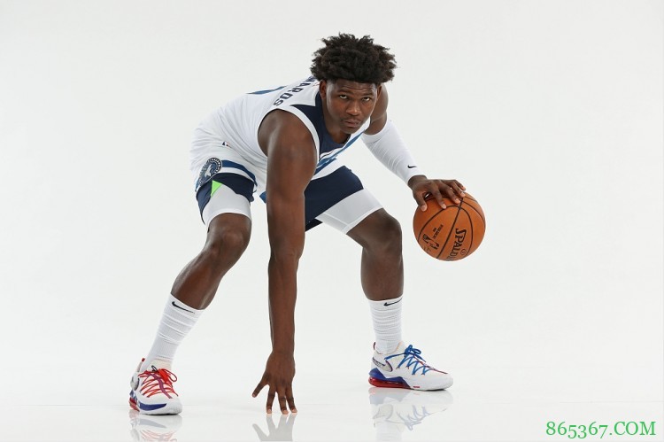 爱德华兹:15投就拿30分的超巨只有KD 防守威少很有趣