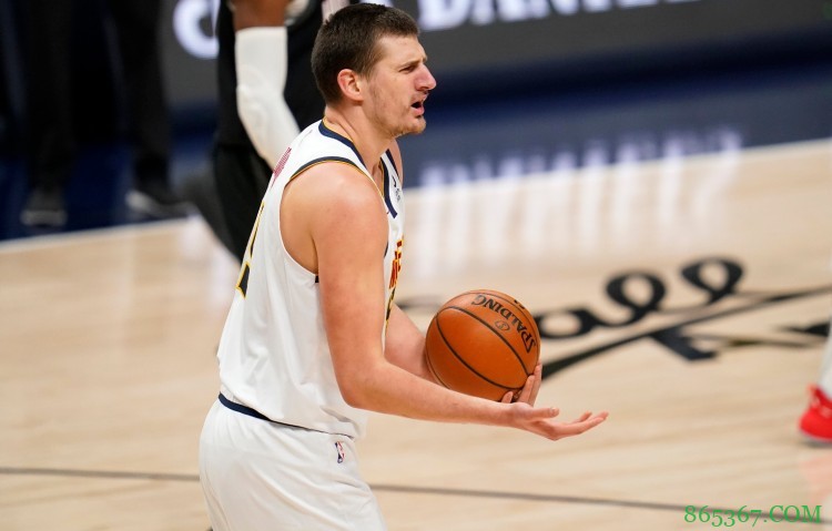 泰特:约基奇有着疯狂的视野 我们几次包夹都被他轻松破解