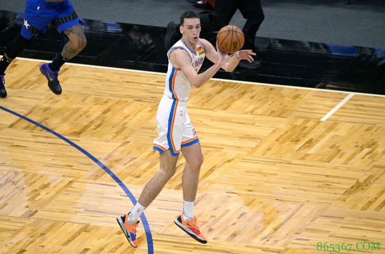 波库舍夫斯基未满20岁单场至少5助5帽 继麦詹加后NBA第4人