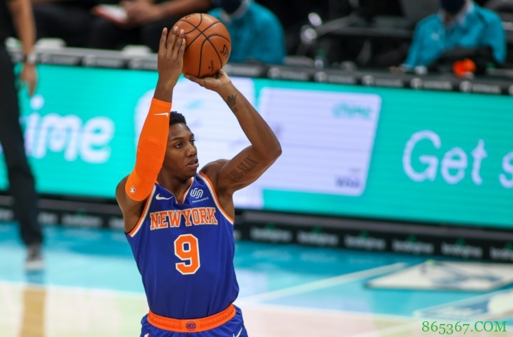 巴雷特谈对阵篮网：我们团结一致 相信自己能和任何球队竞争