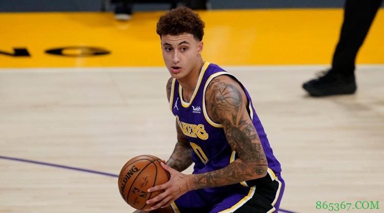 状态低迷!库兹马全场10投2中拿到6分7板 正负值-25全场最低