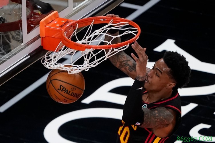 Stein：科林斯至少再缺阵7-10天 已开始一些恢复性训练