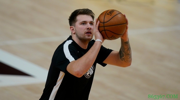 塞拉斯：没有东契奇我当不上火箭主帅 他作为新秀的球商比肩詹库