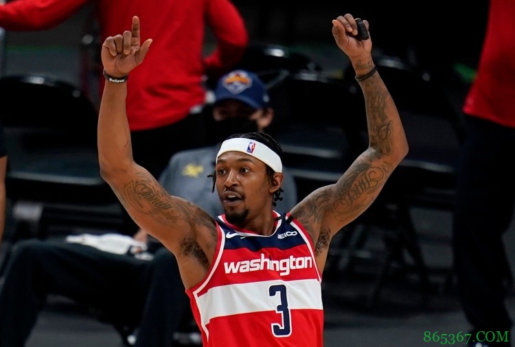 布鲁克斯：未来一到两年比尔会成为MVP级别球员