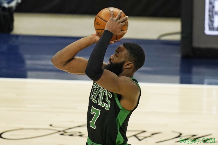 杰伦-布朗今日命中17记投篮 队史过去20年仅次欧文&皮尔斯