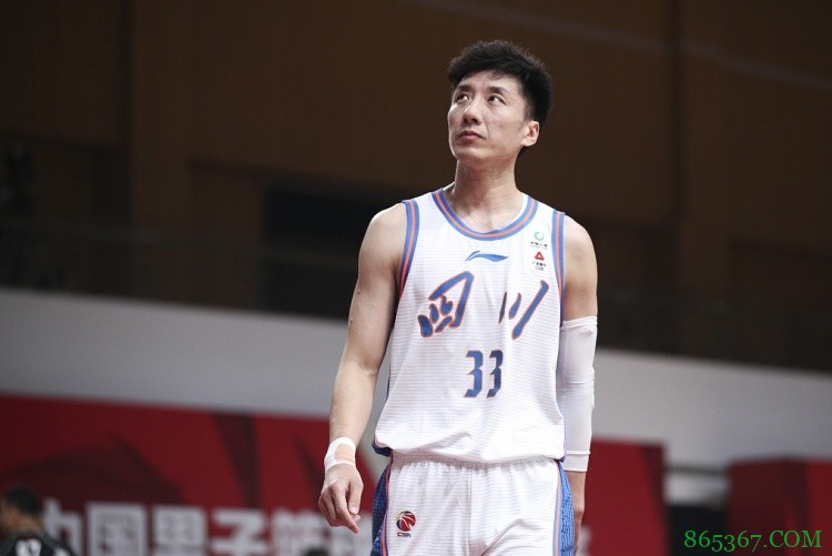 高效！韩硕全场得到21分 仅出手5次全部命中&罚球12中10