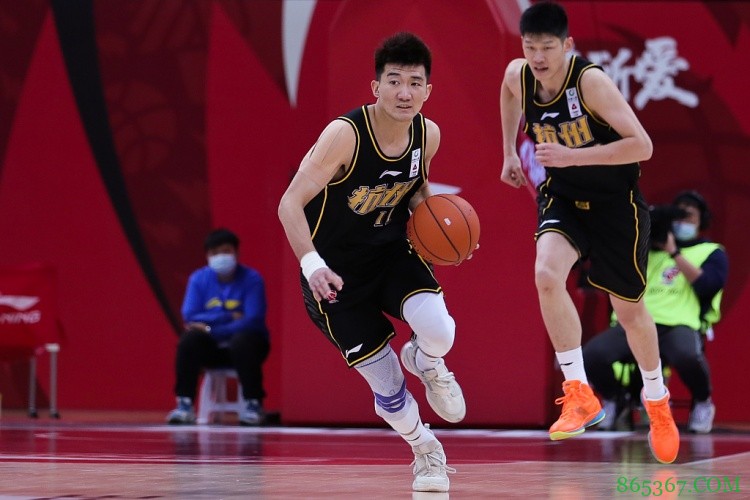 辽宁vs广厦述评：杨鸣季后赛“处子秀”，辽宁上下都收获了成长