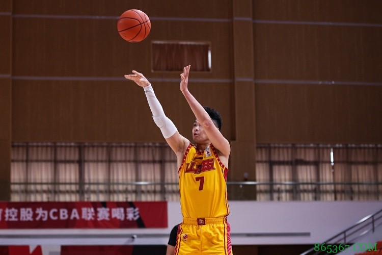 三分10中7!原帅手感火热得到28分难阻失利