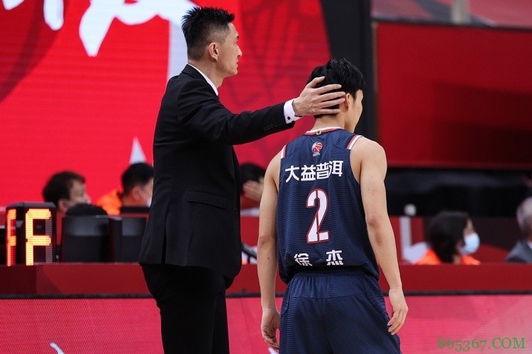 广东vs山东述评：联盟第一名不副实？广东一节打花  先下一城！