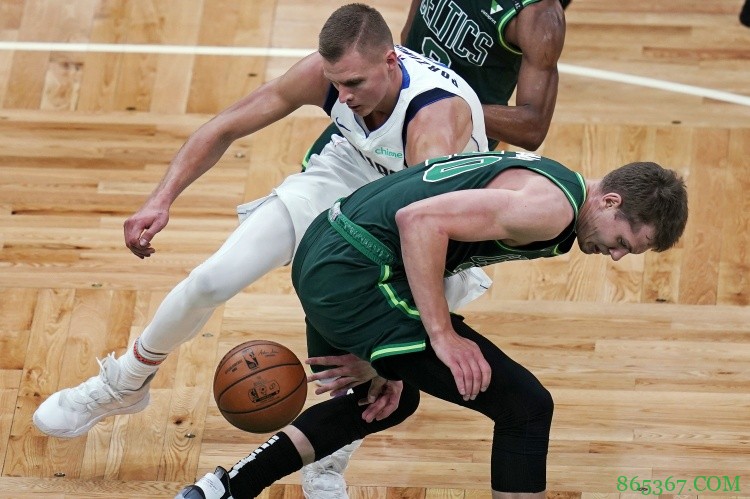 铂金谈末节仅获2分钟出场:理解这决定 我也不想全场追着斯玛特跑