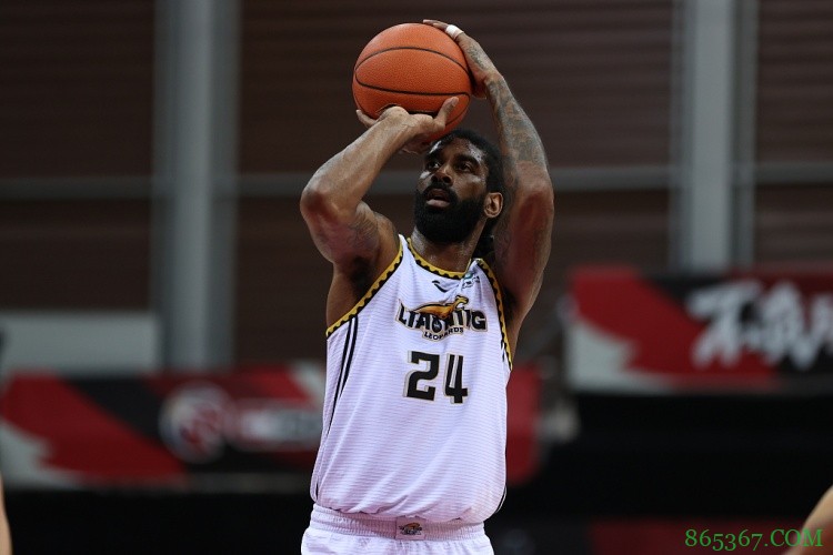 得分组织一把抓！梅奥20中10砍下26分10板8助全面数据