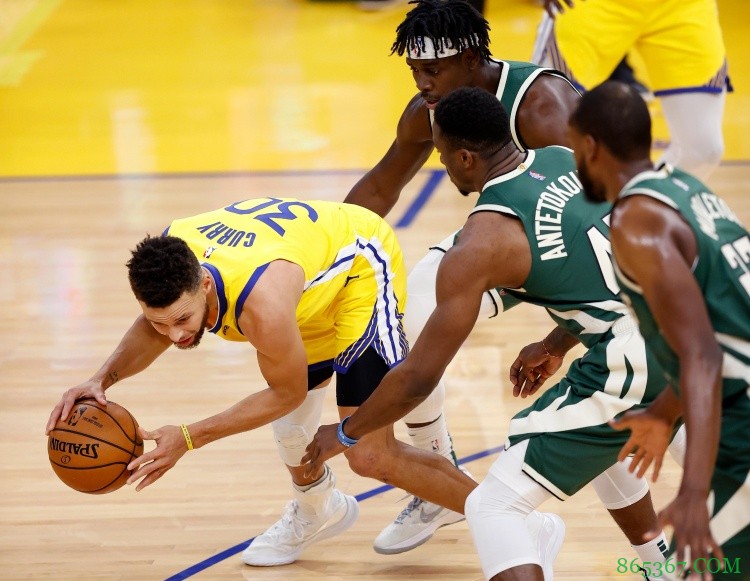 科尔：库里的强壮程度让我惊讶 他的各方面都达到了巅峰