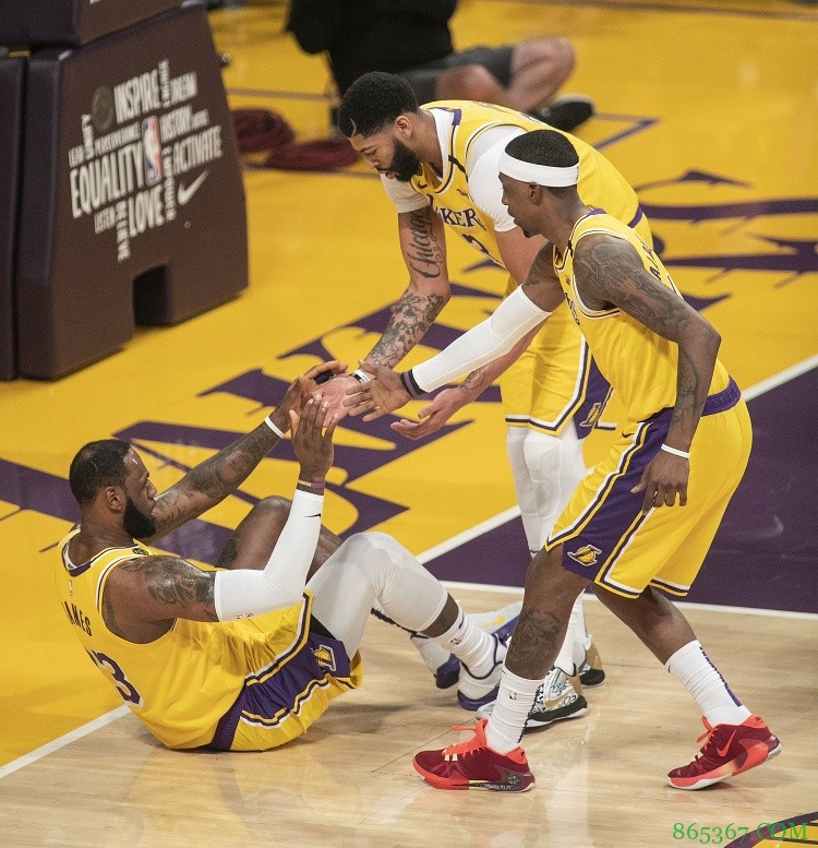 波普：没仔细想过詹眉复出湖人会是何种精神面貌 但想想就恐怖