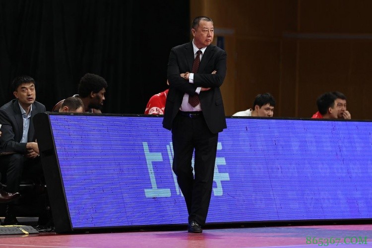 青岛大胜同曦豪取七连胜 锁定一个联赛前八席位