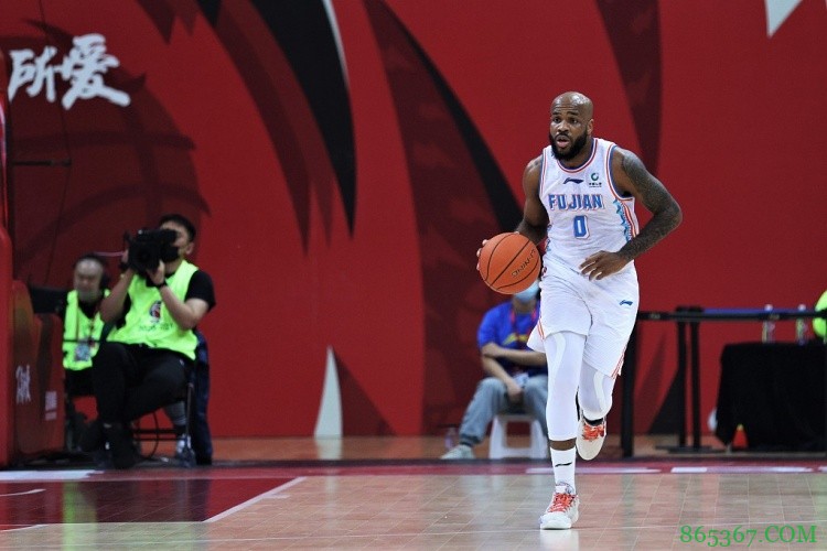 登火辉煌!高登砍下41分10板11助三双数据