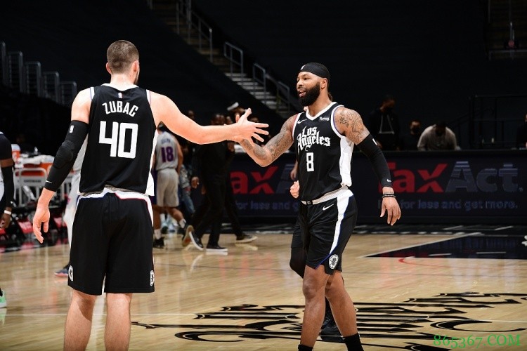 赢球功臣!小莫里斯18投13中砍下33分6板 得分创个人赛季新高