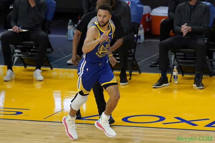 库里本月已投进85记三分 打破哈登保持的NBA单月三分命中数纪录