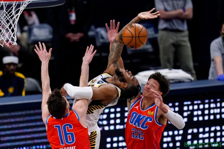 奇兵！2.01米的布里塞特出任中锋揽下23分12板