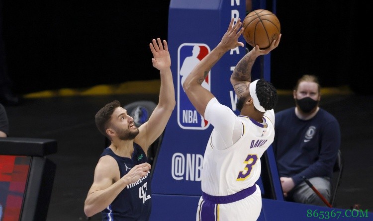 湖人连续输独行侠&遭遇三连败 目前仅领先独行侠1.5个胜场