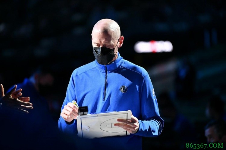 当独行侠限制对手得分在100分以下时 已经取得12连胜