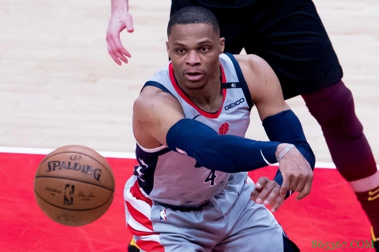 打板跳投锁定胜局!威少轻取14分5板11助