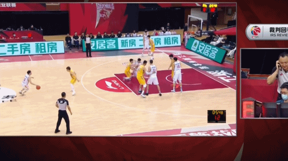 惨烈！浙江末节高强度施压 程帅澎最后一分钟受伤离场