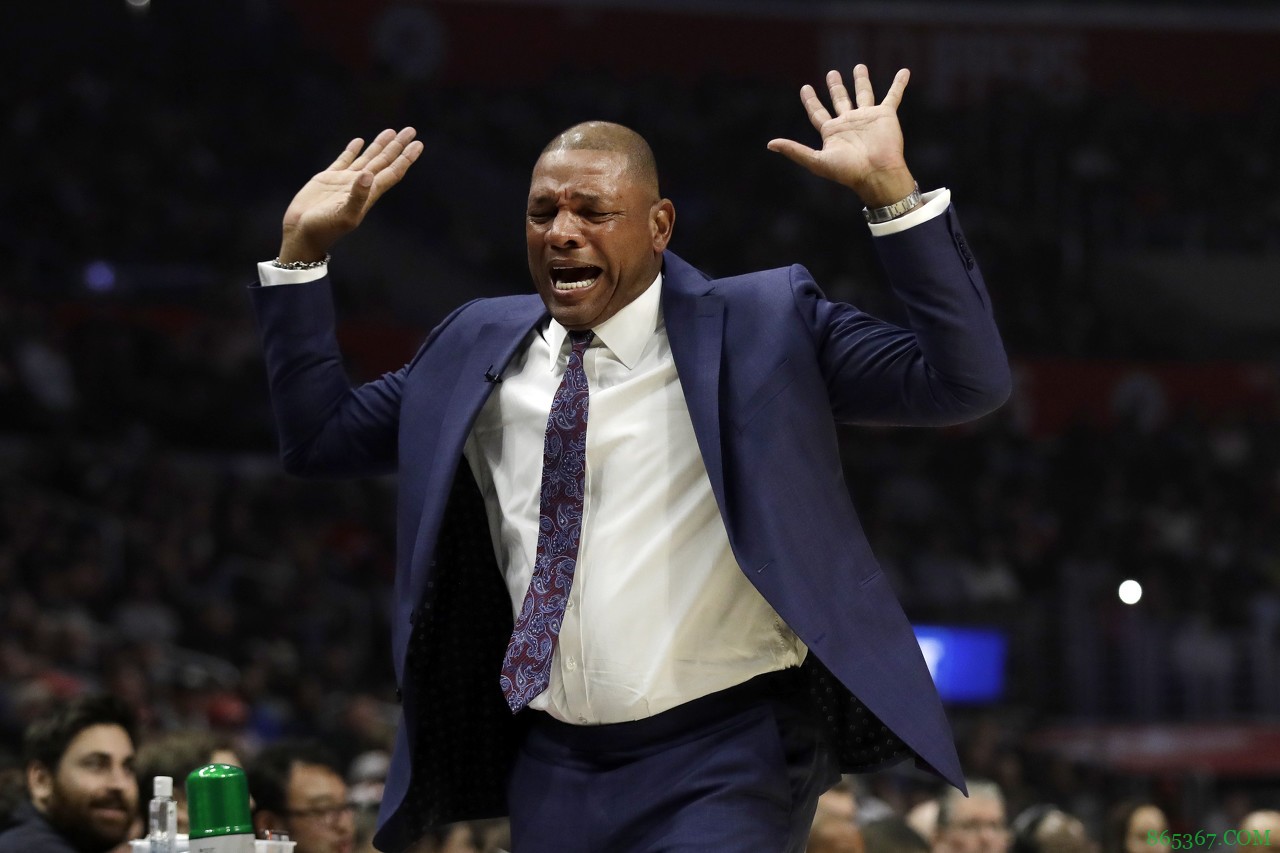 老里打趣:糟糕的转换防守是我们战术的一部分 对手球探都该知道