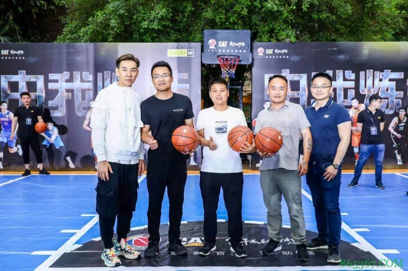 冯欣&许钟豪&李金效出席活动总结赛季表现并祝贺广东夺冠