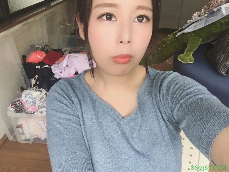 超美神塚田诗织 人小胸大让人一看就爽爆