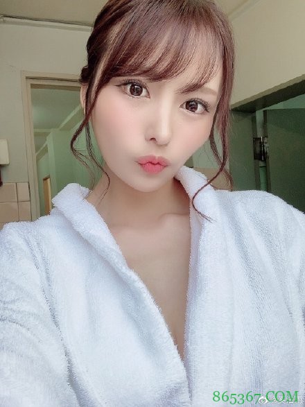 伊藤舞雪CAWD-091 巨乳姐姐安慰陷入婚姻倦怠期妹夫