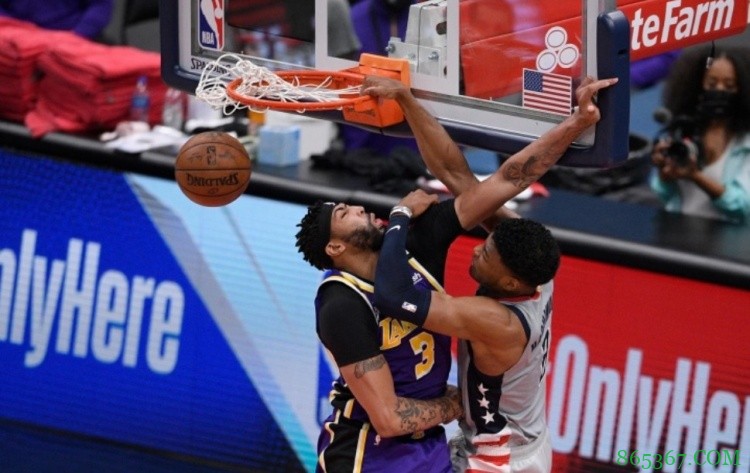 八村塁谈隔扣浓眉:此前总是被帽 所以必须用力去完成终结