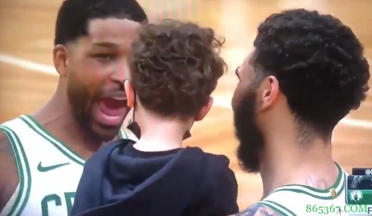 TT赛后对塔图姆儿子说:你爹真是个带恶人!