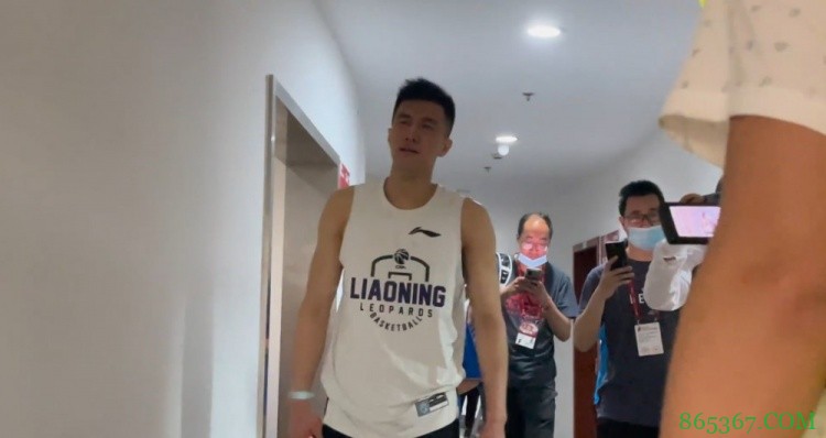 ?尽力了！郭艾伦赛后在球员通道失声痛哭