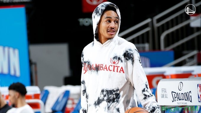 勇士赛前统一穿上曼巴学院训练服缅怀Gigi 瓦妮莎表达感谢