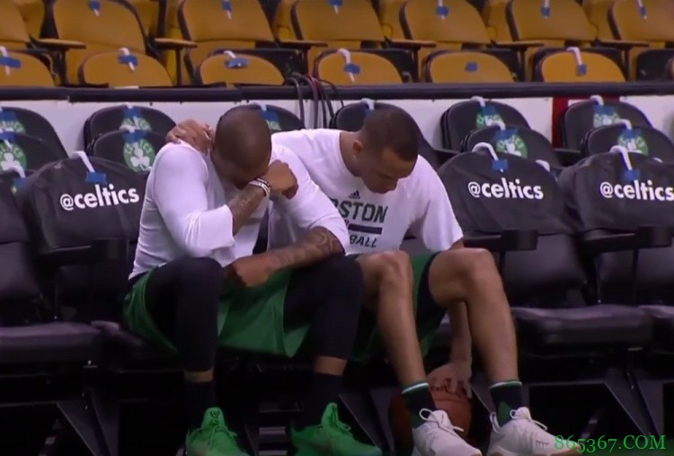 4年前今天小托马斯为纪念离世妹妹的生日砍下53分 末节及加时29分