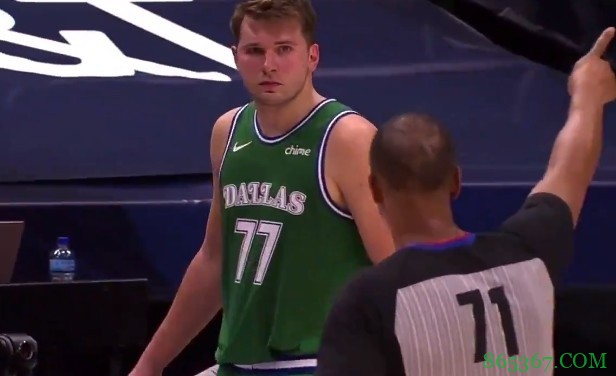 Stein:联盟认定东契奇昨日比赛中两个技术犯规依旧存在