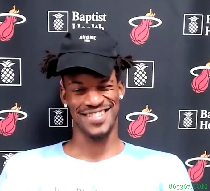 记者:会觉得未来赛程过难吗?JB:如有你这种差劲队友 那确实难