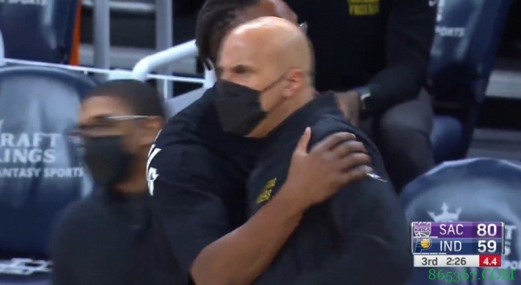 名记：步行者助教福斯特将被球队停赛一场 比塔泽将被球队罚款