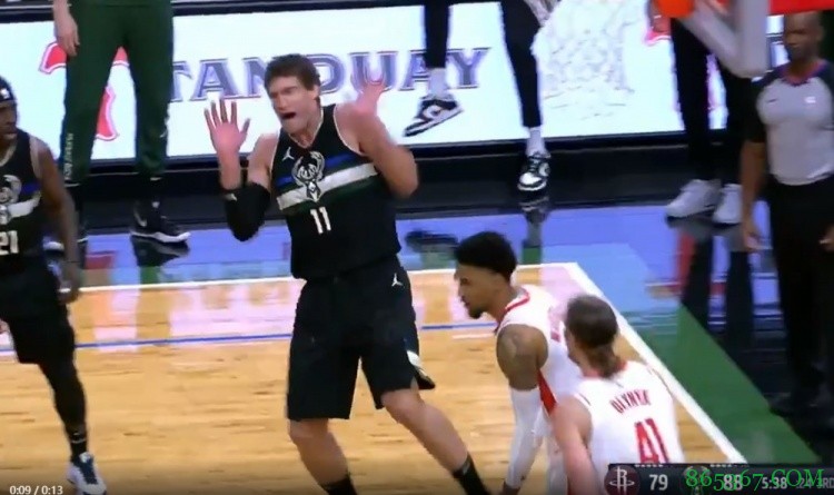 当时我害怕极了！小马丁空接隔扣大洛 大洛高举双手投降