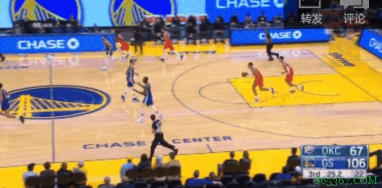 奉克莱之命？普尔第三节最后时刻抢出手 引追梦摊手不满